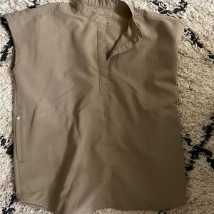 Figs latte scrub top